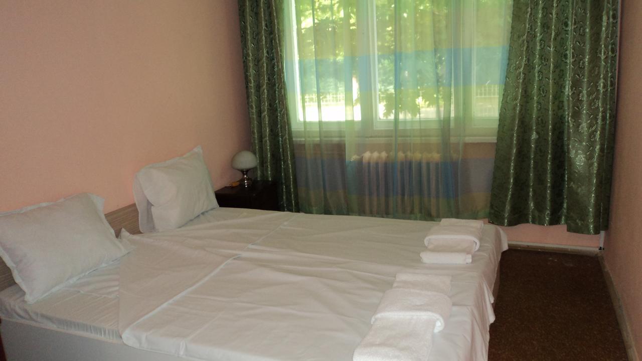 Hotel Stroitel Khisaria Eksteriør bilde