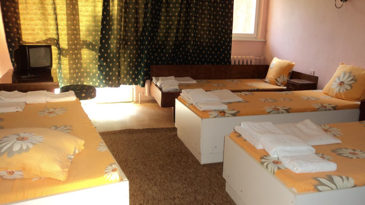 Hotel Stroitel Khisaria Eksteriør bilde