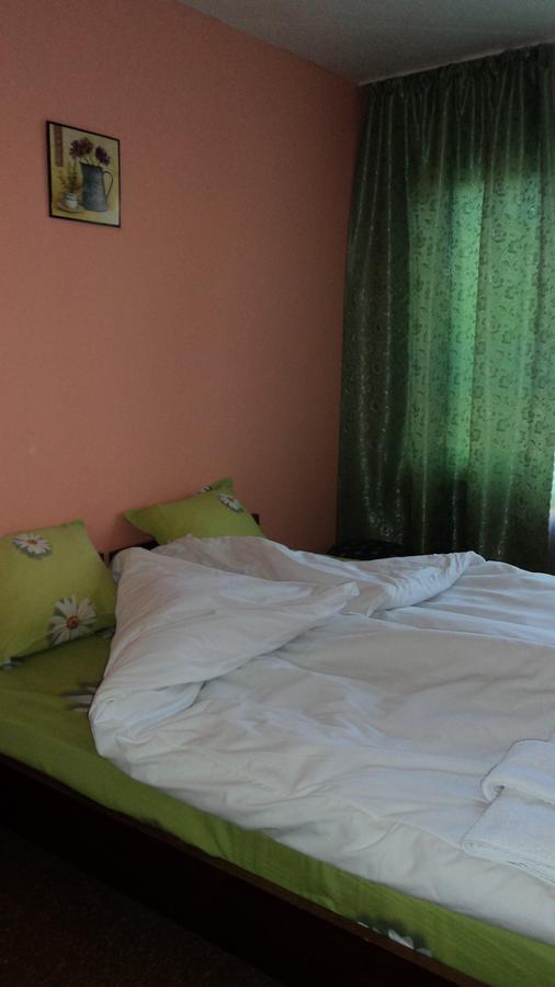 Hotel Stroitel Khisaria Eksteriør bilde