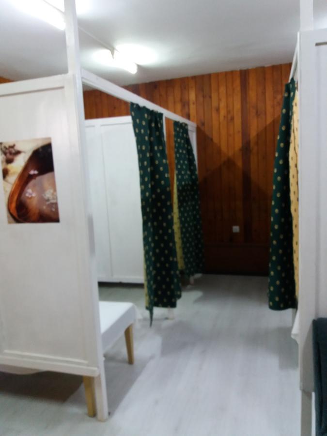 Hotel Stroitel Khisaria Eksteriør bilde